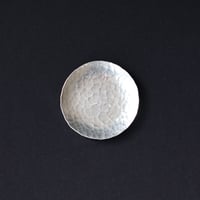 鎚目模様の真鍮豆皿　 [　錫銀　]