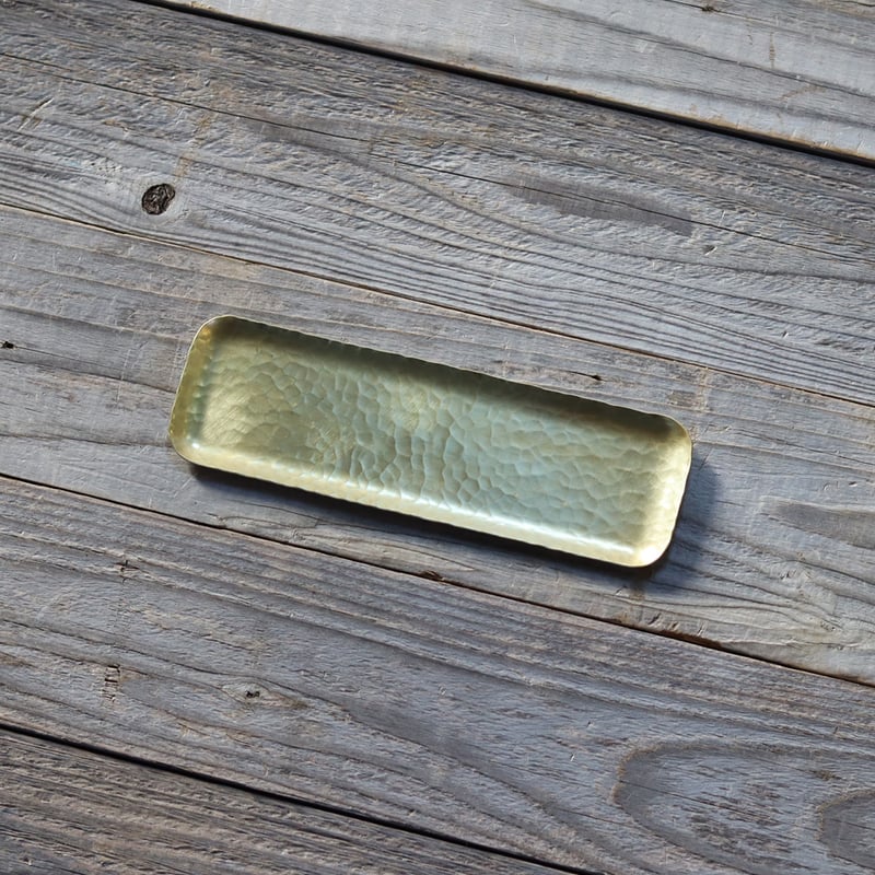 鎚目模様のおしぼり皿 小（真鍮素地） | WATO