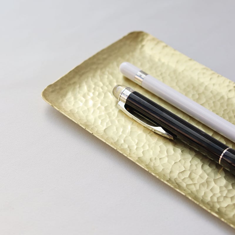 鎚目模様の長方形キャッシュトレー 真鍮／黒染／錫めっき | WATO