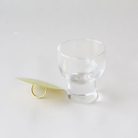 鎚目模様の真鍮蓋の小さなポット