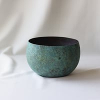 緑青のまあるい花器　[　蕾　]