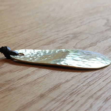 鎚目模様の真鍮携帯靴ベラ