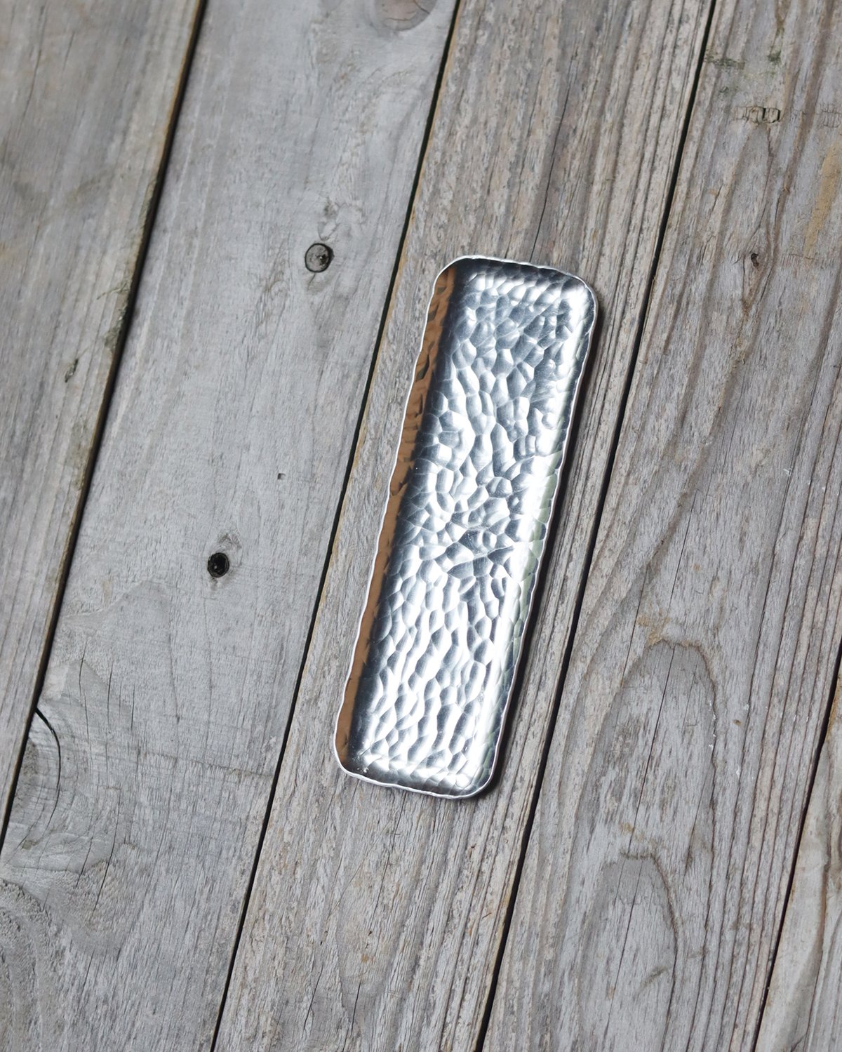 おしぼり皿 鎚目模様のおしぼり皿 小（アルミ） | WATO