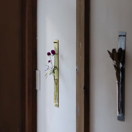 鎚目模様の壁掛け花器