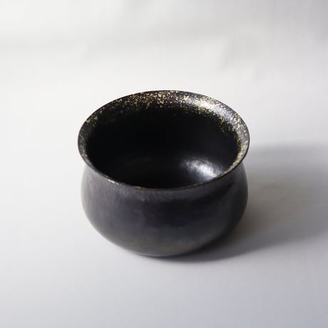 銅黒染金散らし建水