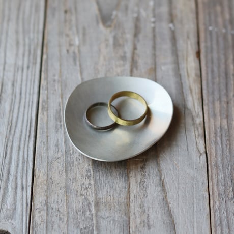 Stone mini ふぞろいの小さい錫銀色皿　2枚組