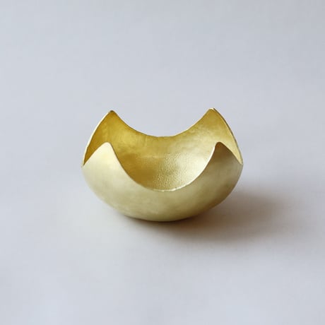 鎚目模様の苔玉受　[　星鉢受　]