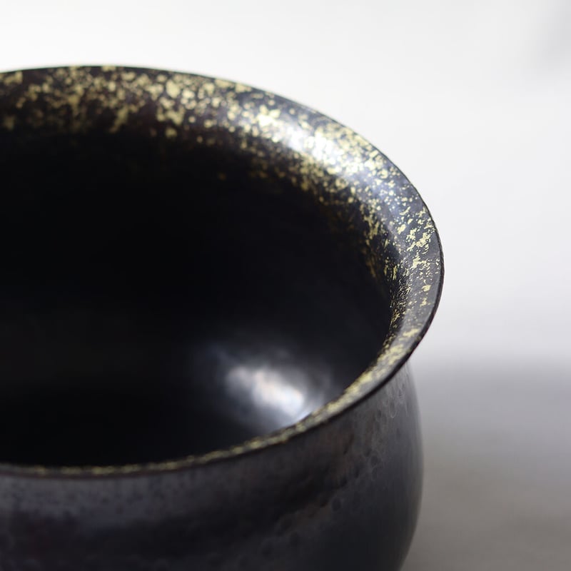 銅黒染金散らし建水 | WATO