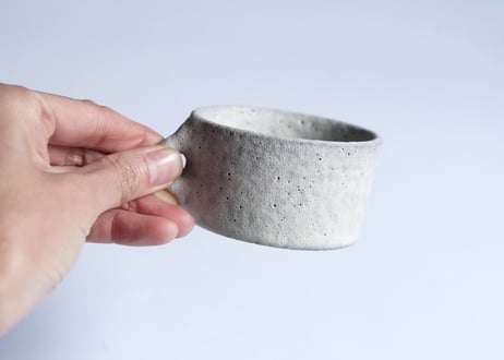 M04  :  small mug（free cup）虫喰い志野
