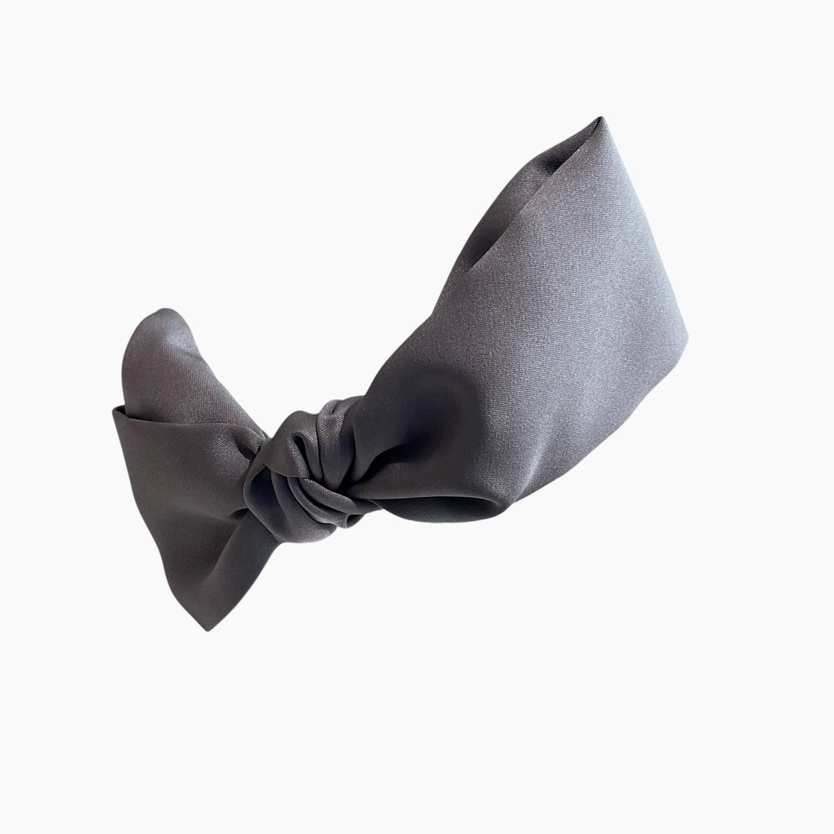 Jennifer Ouellette／Satin Finesse Bow ヘアバンド(グレー)