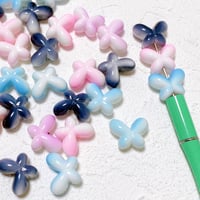 ぷっくり高品蝶アクリルビーズ