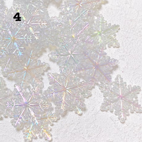 雪の結晶4つカン付きチャーム(3Peace)