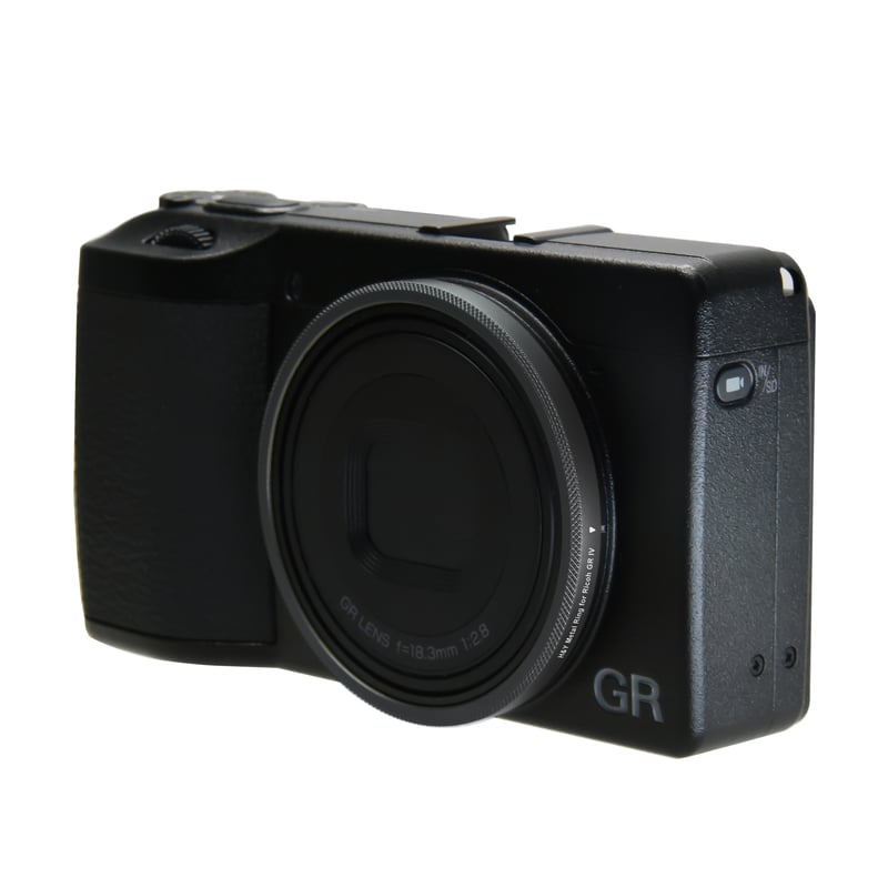 西*正様 【50点限定！純正シルバーパーツ装備品！】RICOH GR APS-C 全世界3,200台限定の「GR II Silver Edition」 - デジカメ Watch Watch