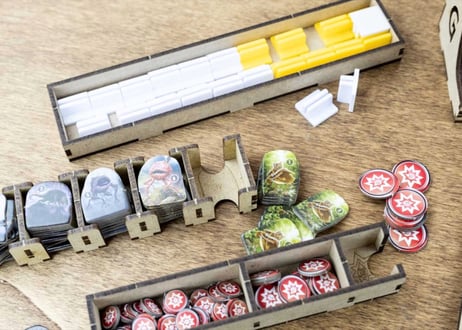 Gloomhaven: Jaws of the Lion(グルームヘイヴン：獅子のあぎと)用インサート[TD]