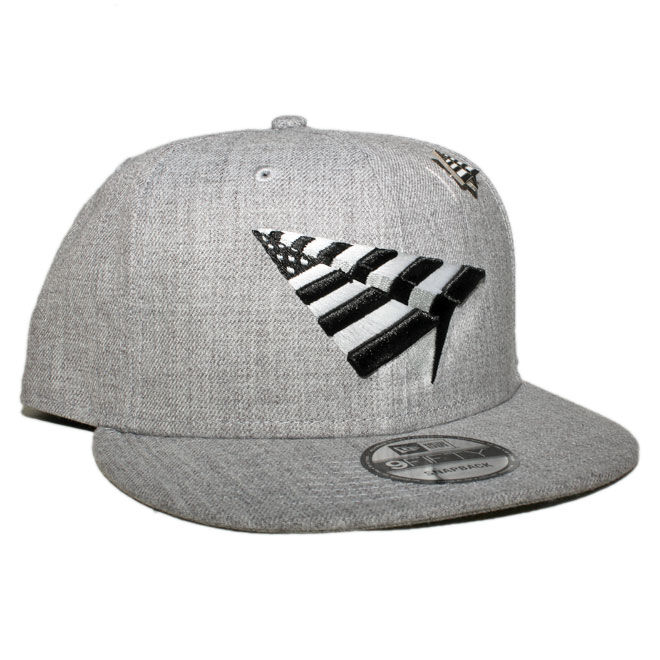 ROCNATION SNAPBACK NEWERAキャップ