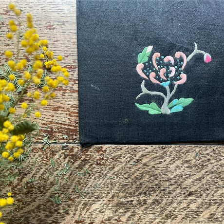 韓国の手刺繍の枕飾り アンティーク