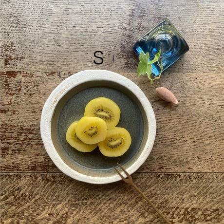 hapun pottery ナチュラル変形シリーズ リムプレート丸 グリーン