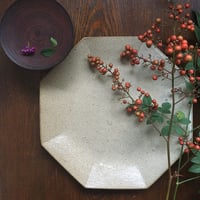 ATELIER YUJI/八角プレート大　ベージュ