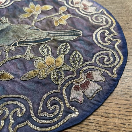 韓国の手刺繍の肩飾り 丸 アンティーク