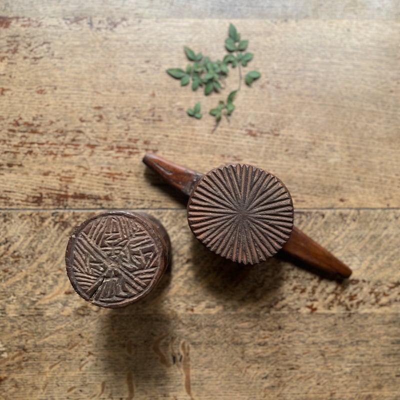 韓国の古い木のはんこ AとB 餅型 | hapun