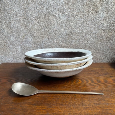 hapun pottery/パスタ・カレー皿  黒とオフホワイト変形シリーズ