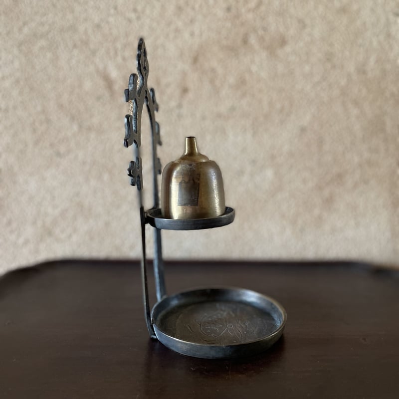 韓国 古いもの アンティーク 真鍮の灯火器台と灯火器-