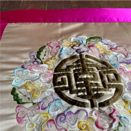 韓国の刺繍座布団カバー ヴィンテージ