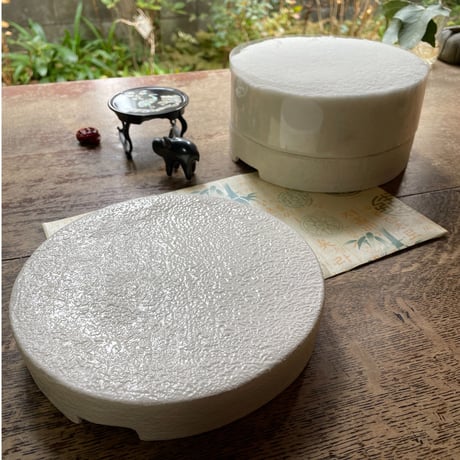 hapun pottery/ 高台皿ソルギ 白