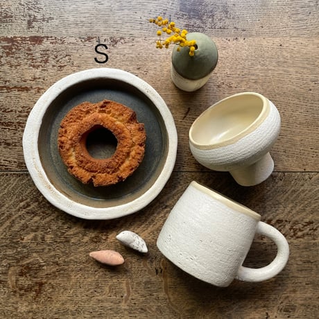 hapun pottery ナチュラル変形シリーズ リムプレート丸 グリーン