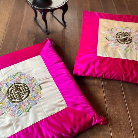韓国の刺繍座布団カバー ヴィンテージ