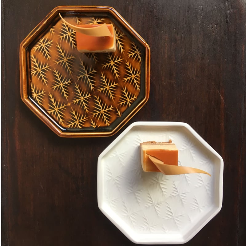張勲成工房/雪花八角プレート飴釉 | hapun