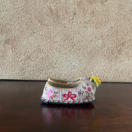 韓国の女の子用の手刺繍靴コッシン ヴィンテージ