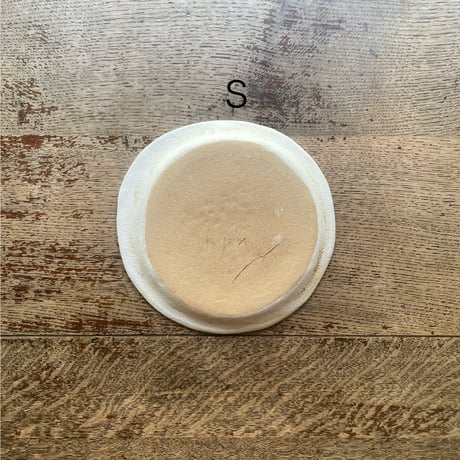 hapun pottery ナチュラル変形シリーズ リムプレート丸 オフホワイト