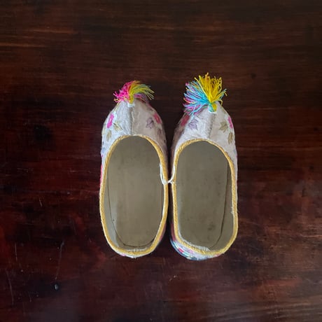 韓国の女の子用の手刺繍靴コッシン ヴィンテージ