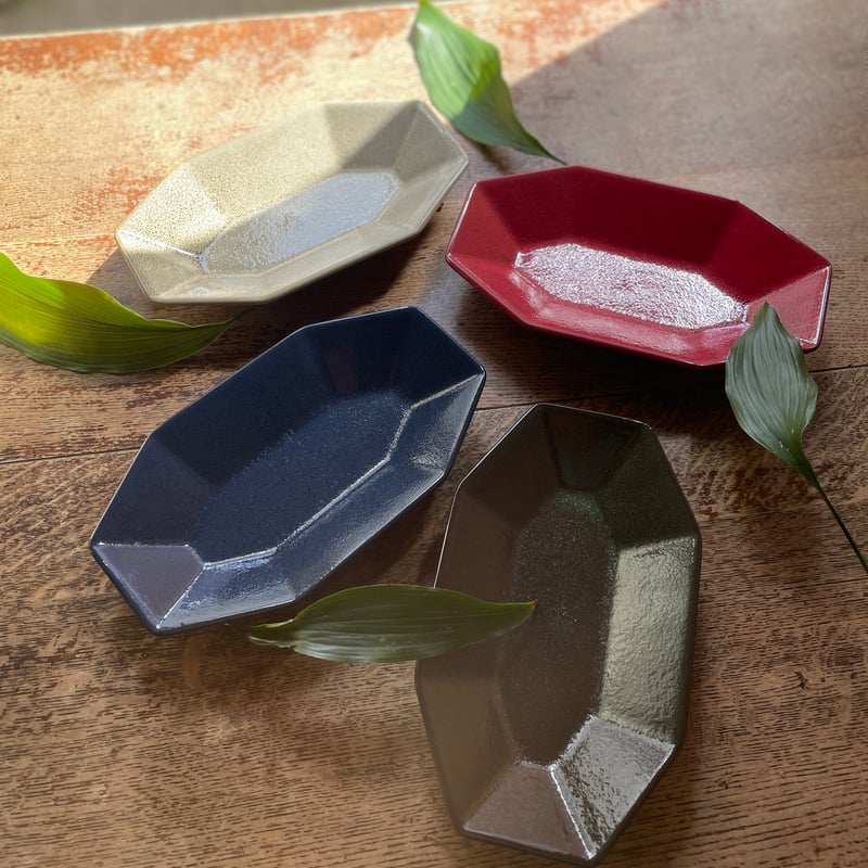モダンな八角皿 四色 | hapun