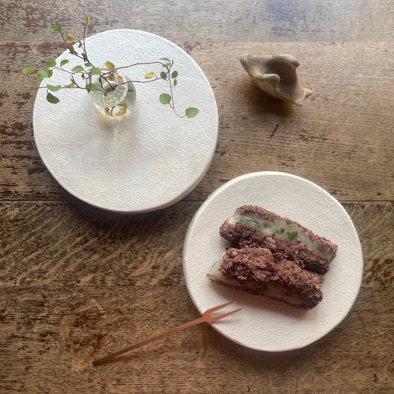 hapun pottery/ 高台皿ソルギ 白 | hapun