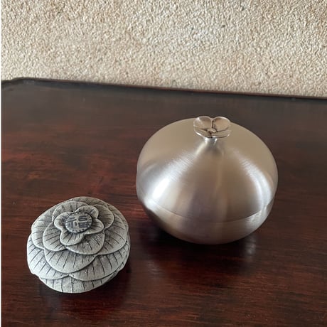 놋담ノッダム 蓋物 鳥と花