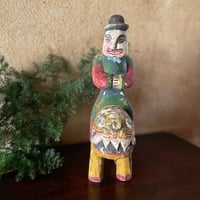 虎に乗った人/韓国の古い木彫りの人形