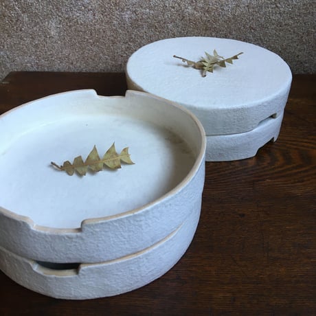 hapun pottery/ 高台皿ソルギ 白