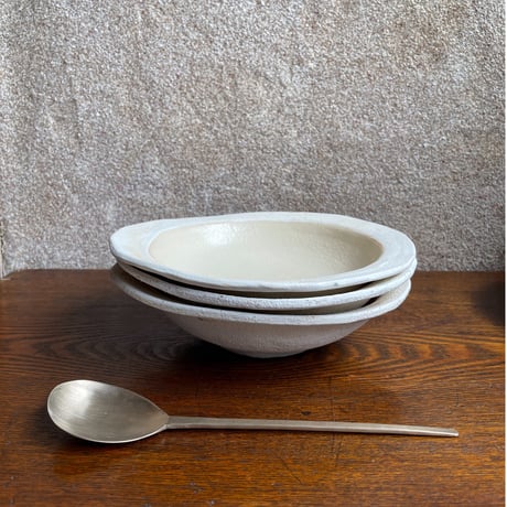 hapun pottery/パスタ・カレー皿  黒とオフホワイト変形シリーズ