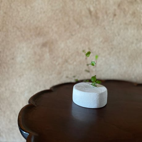 hapun pottery / 一輪挿し 白い月
