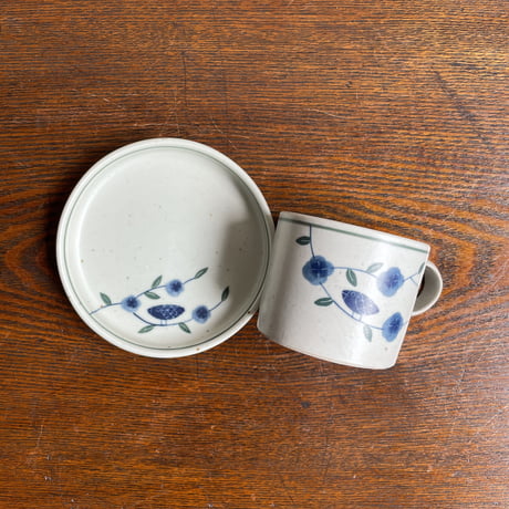 Yeogi-Damki/ 蓋にもなるお皿 鳥/マット
