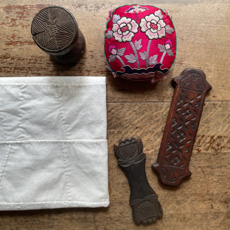 韓国の刺繍針山 アンティーク