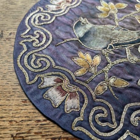 韓国の手刺繍の肩飾り 丸 アンティーク