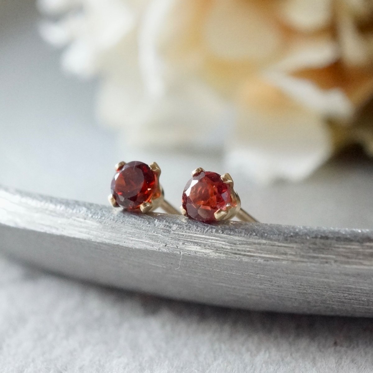 Handmade】ヘソナイト（オレンジガーネット） スタッドピアス 14k