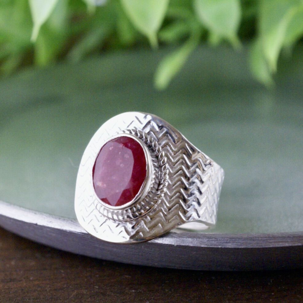 レッド ルビー リング ジグザク模様 シルバー925 15号前後の
