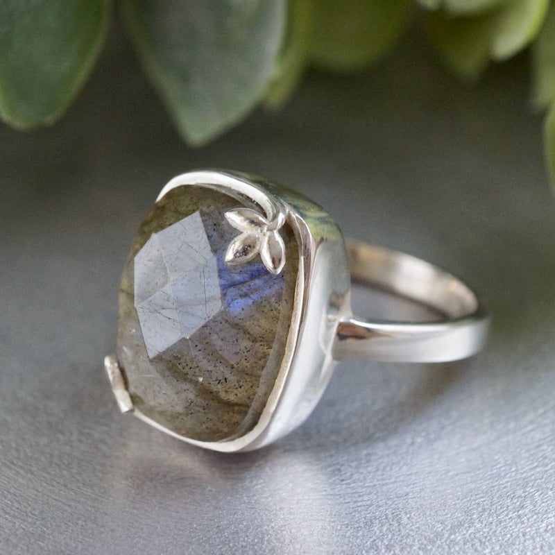 ラブラドライト スクエア リーフモチーフリング シルバー925 約14.5号
