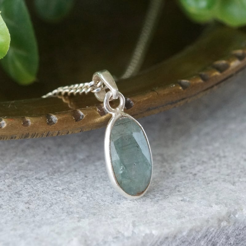 グリーンカイヤナイト オーバルシェイプ ペンダントトップ シルバー925