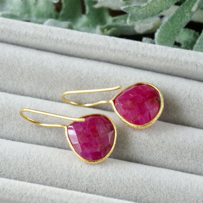 ルビー マロンシェイプピアス 18kゴールドプレーテド シルバー925 （sv