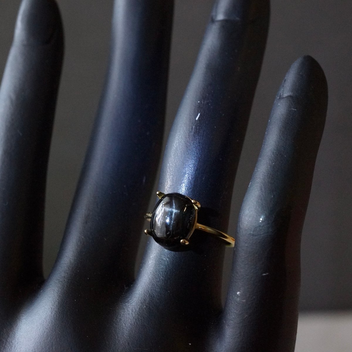 受注制作】△ブラック スターダイオプサイト リング 7号〜フリーサイズ